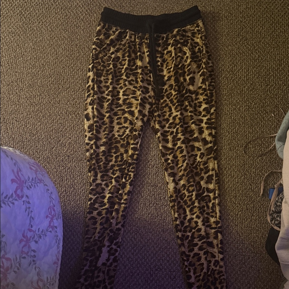 Sans Souci Black and White Patterned Pants